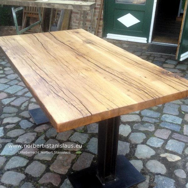 Tisch aus Altholz, Eiche
